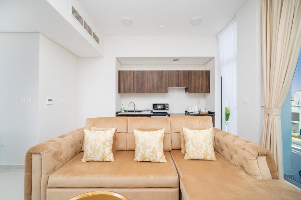 ALH Vacay - 1 bedroom with Study Room in DAMAC Hills 2