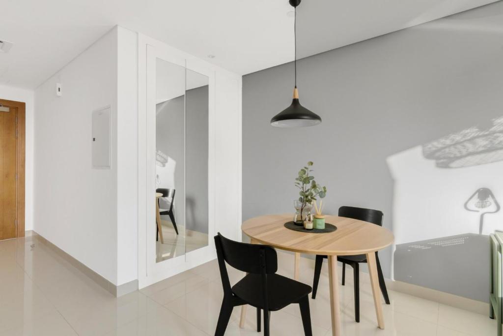 GuestReady - Cinza Moderna com Piscina e Ginásio