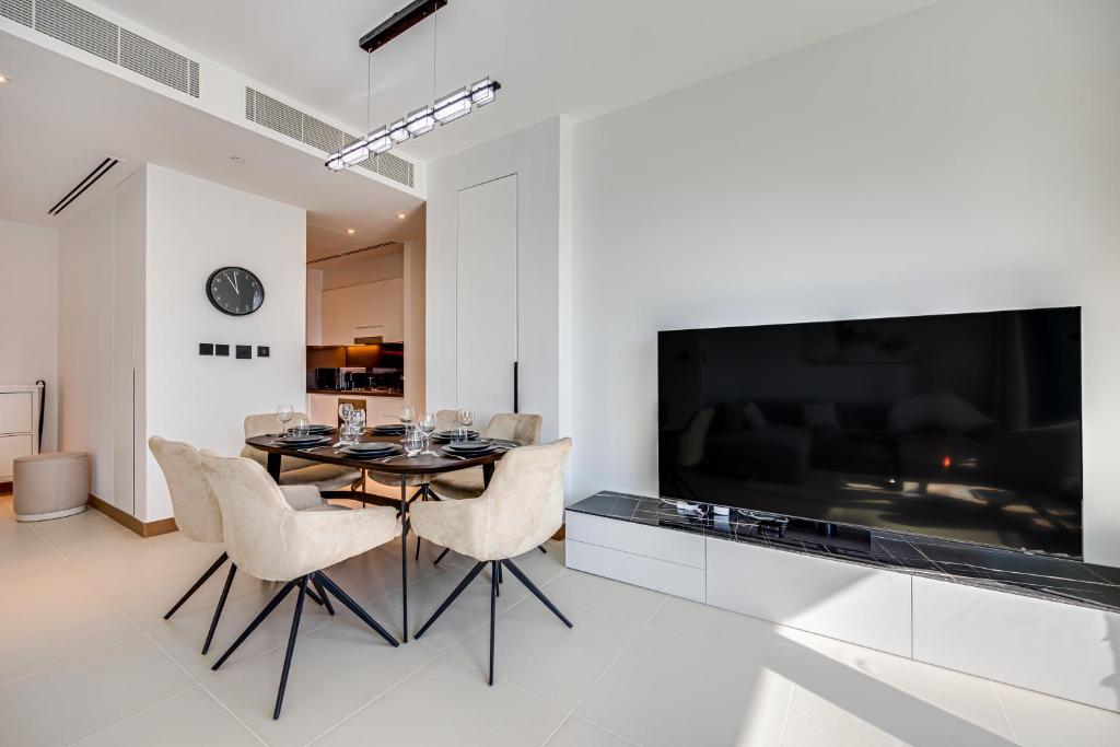 Luminous apartment in Vida Dubai Marina Residence