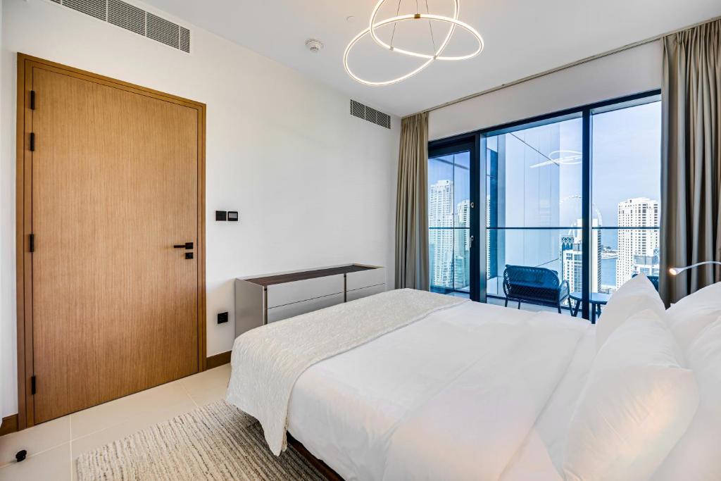 Luminous apartment in Vida Dubai Marina Residence