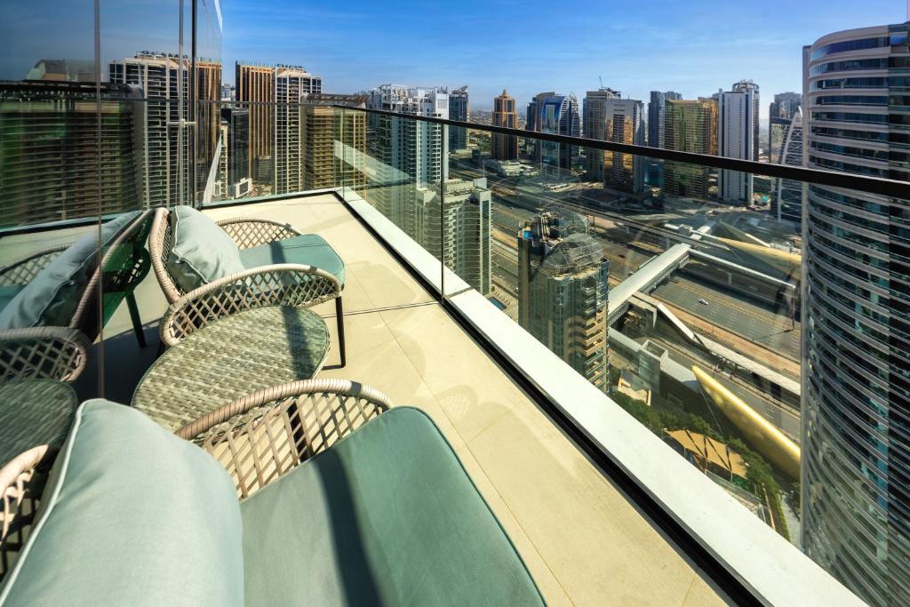 Luminous apartment in Vida Dubai Marina Residence