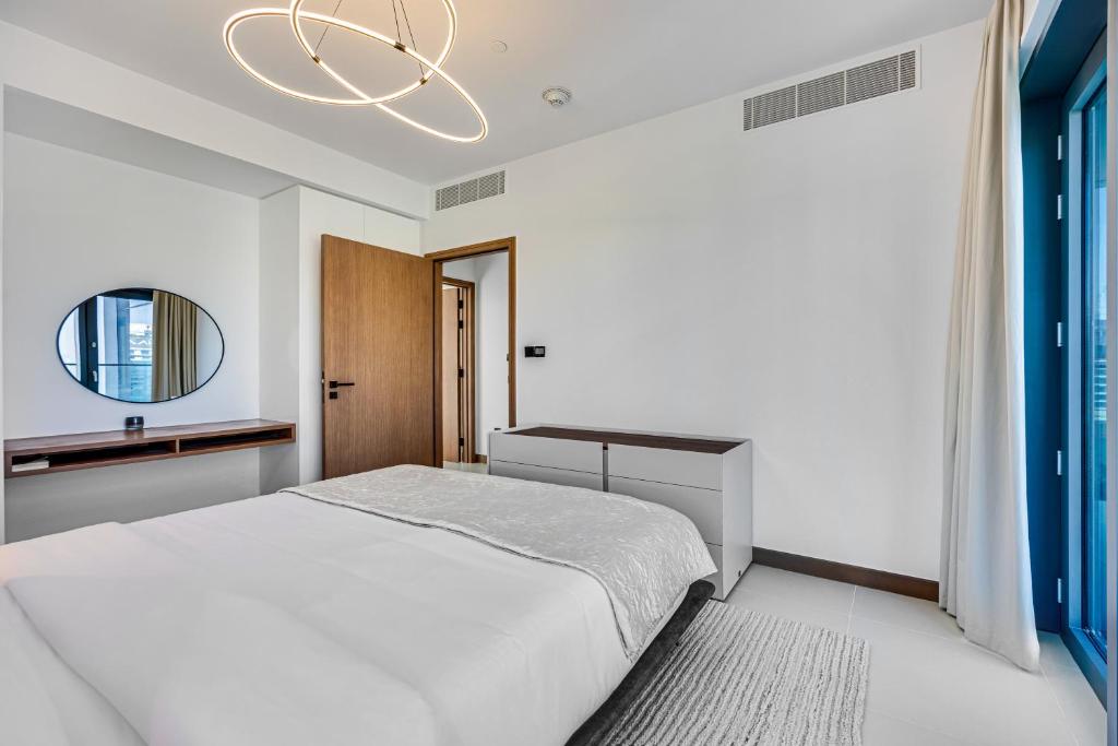 Luminous apartment in Vida Dubai Marina Residence