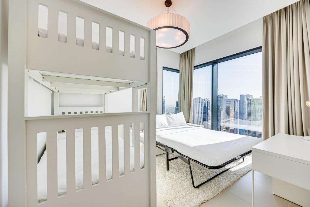Luminous apartment in Vida Dubai Marina Residence