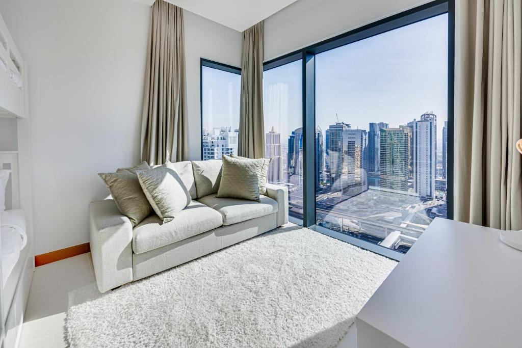 Luminous apartment in Vida Dubai Marina Residence