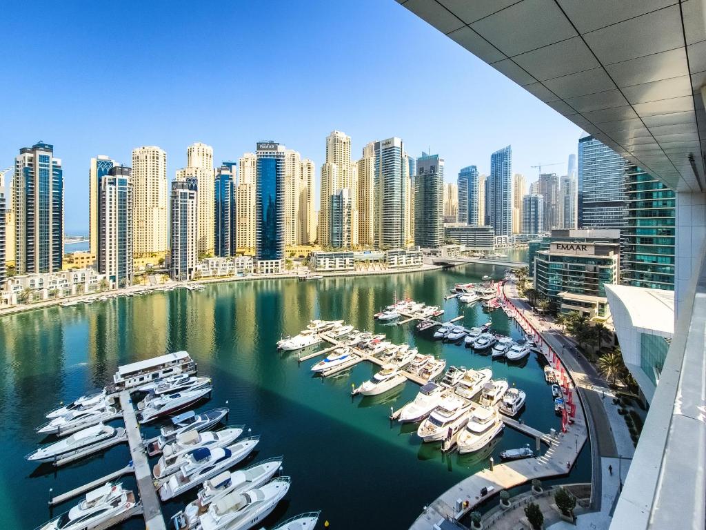 Luminous apartment in Vida Dubai Marina Residence