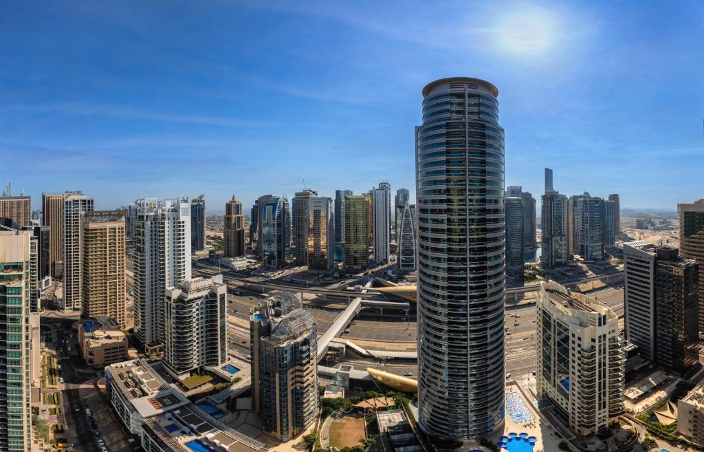 Luminous apartment in Vida Dubai Marina Residence