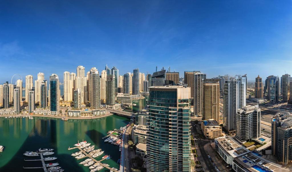 Luminous apartment in Vida Dubai Marina Residence