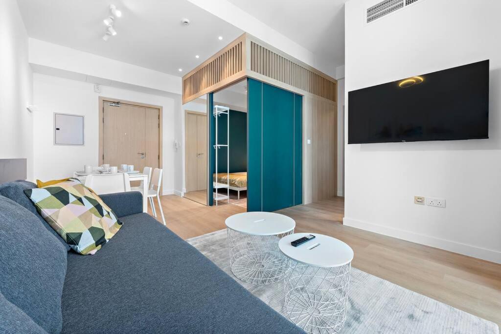 Exclusive Dubai Marina Two Bedroom Suite by Jumeirah Beach, Mall and Metro