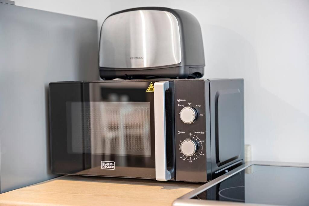 Exclusive Dubai Marina Two Bedroom Suite by Jumeirah Beach, Mall and Metro