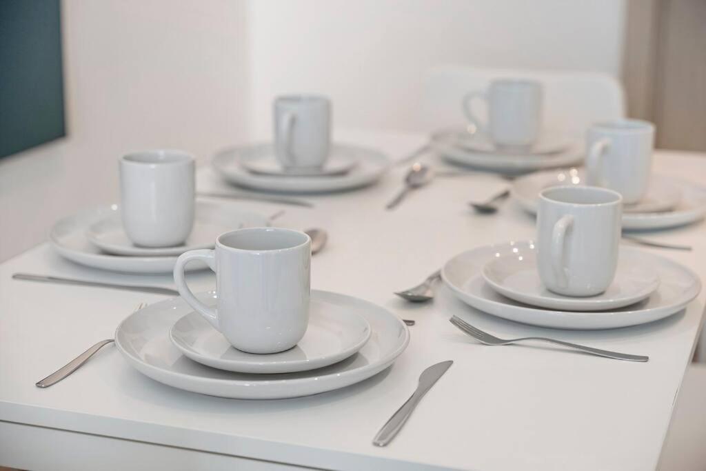 Exclusive Dubai Marina Two Bedroom Suite by Jumeirah Beach, Mall and Metro