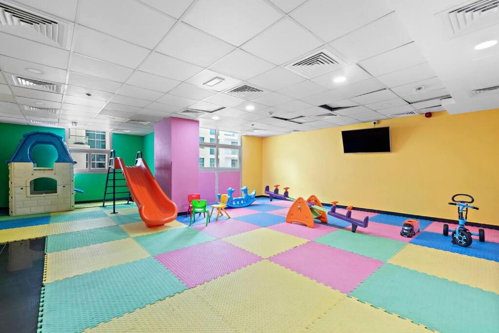 Exclusive Dubai Marina Two Bedroom Suite by Jumeirah Beach, Mall and Metro