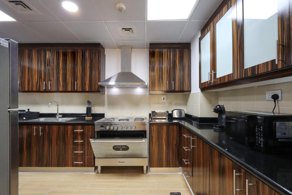 Livbnb - 3+1 in JBR, Close to Beach w/ Ain View