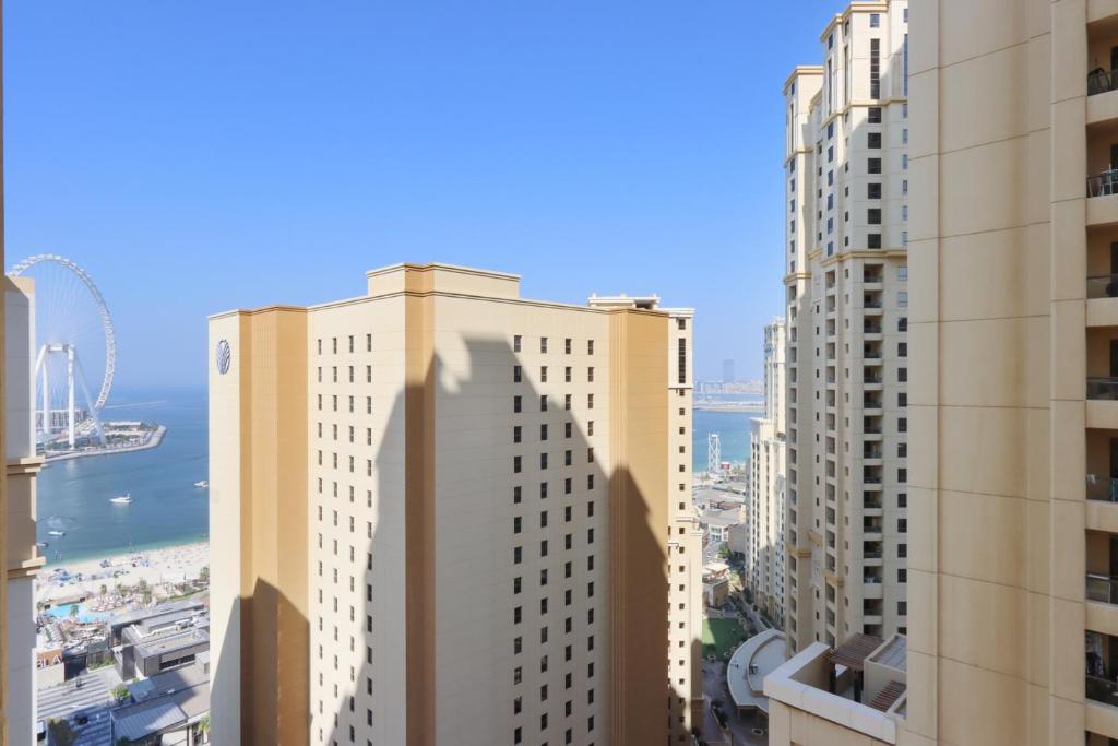 Livbnb - 3+1 in JBR, Close to Beach w/ Ain View