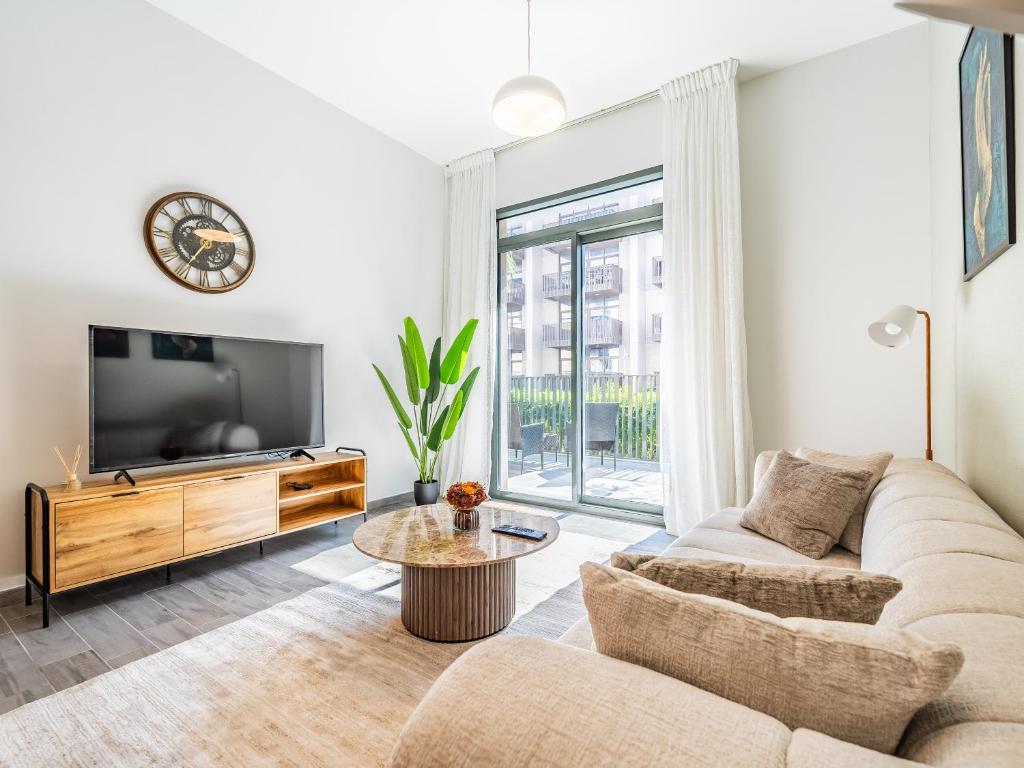 هتل مدرن الیگنس -1BR- بلگرavia اسکوئر جی وی سی - Modern Elegance -1BR- Belgravia Square JVC