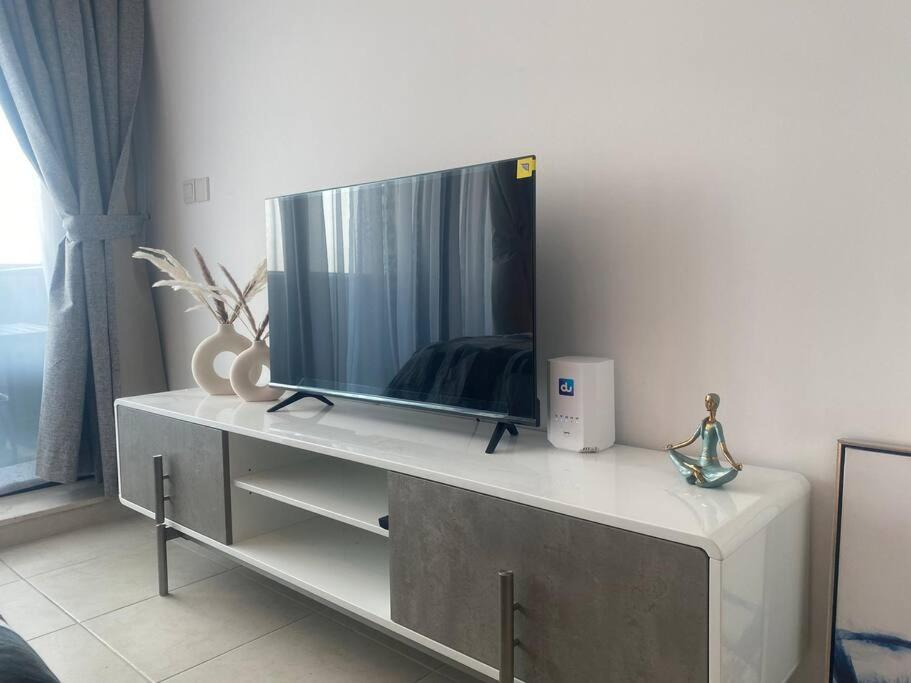 هتل جی ال تی کلاستر جی استودیو - JLT Cluster J Studio