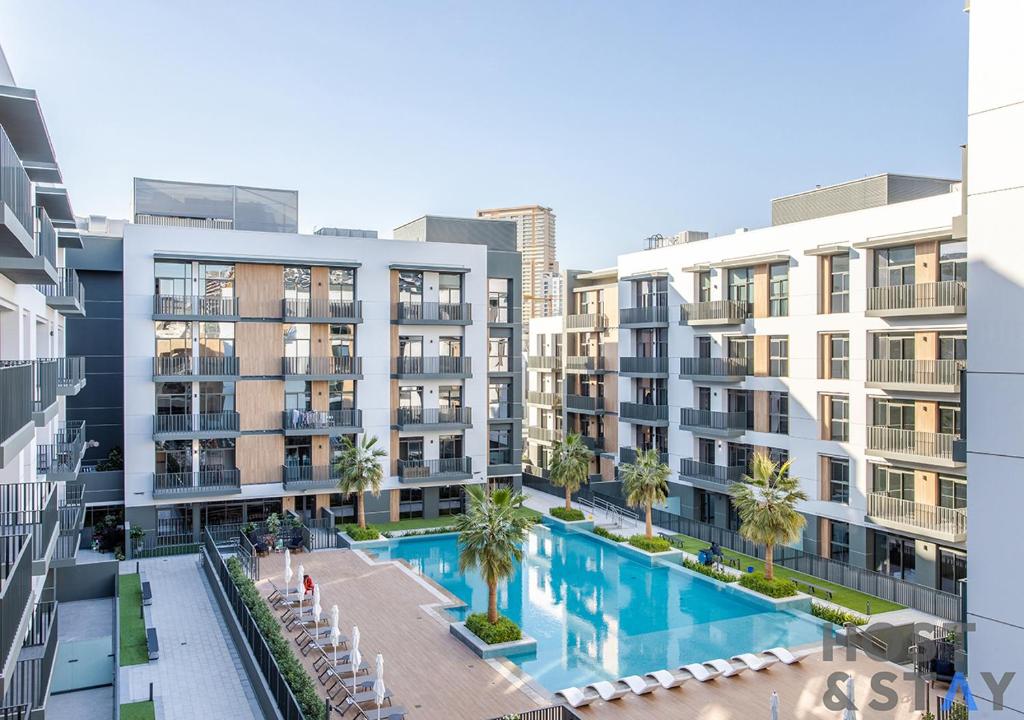 هتل یونیک 1BR این بلگریویا اسکوئر، جی وی سی - هاست اند استی - Unique 1BR in Belgravia Square, JVC - Host & Stay