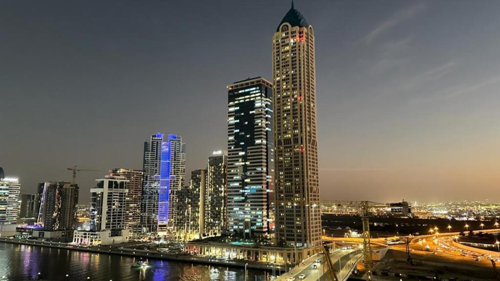 هتل بیوتیفول 1 بد روم ویت کانال ویو این زادا تاور - Beautiful 1 Bedroom with Canal View in Zada Tower