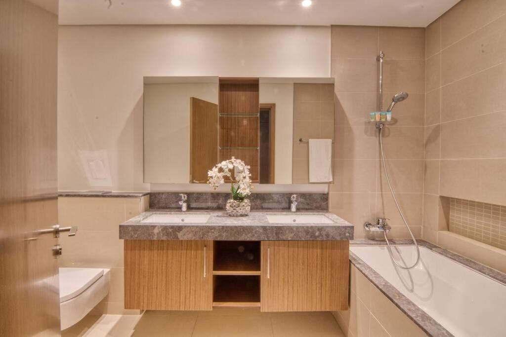 The Smart Concierge - 52 42