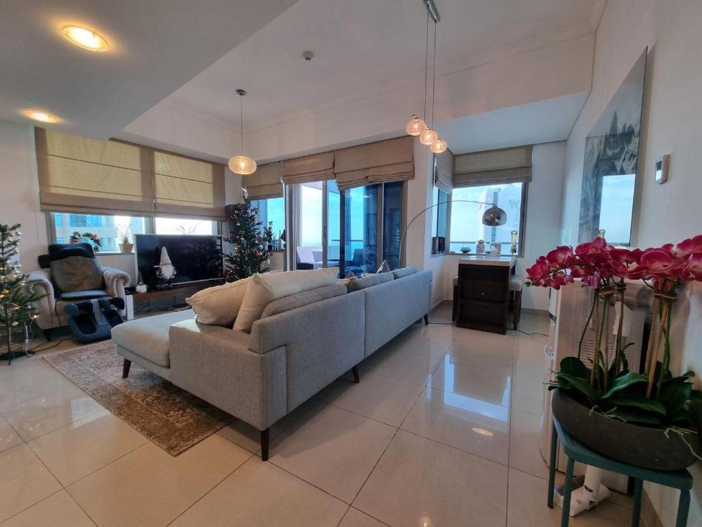 3Bed Seaviews and hotel amenities