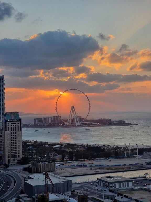 3Bed Seaviews and hotel amenities