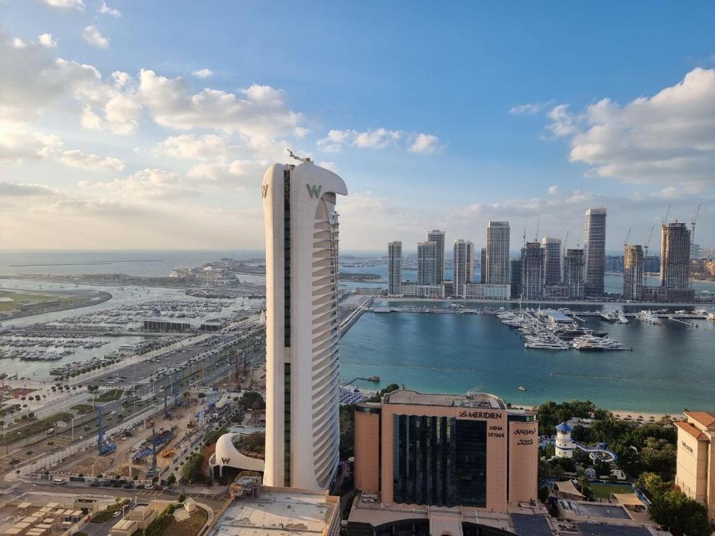 3Bed Seaviews and hotel amenities