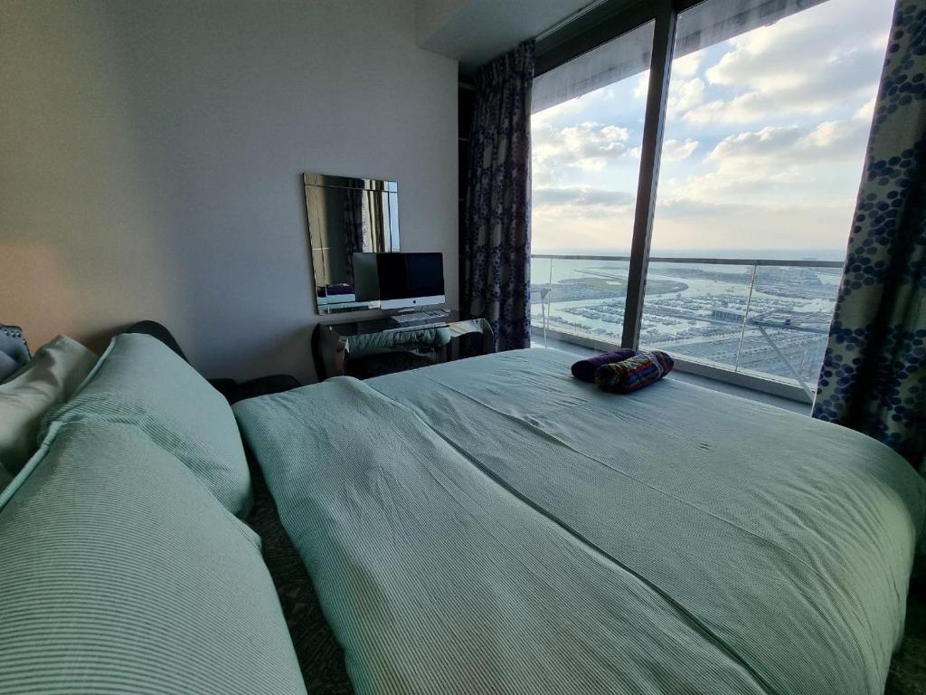 3Bed Seaviews and hotel amenities