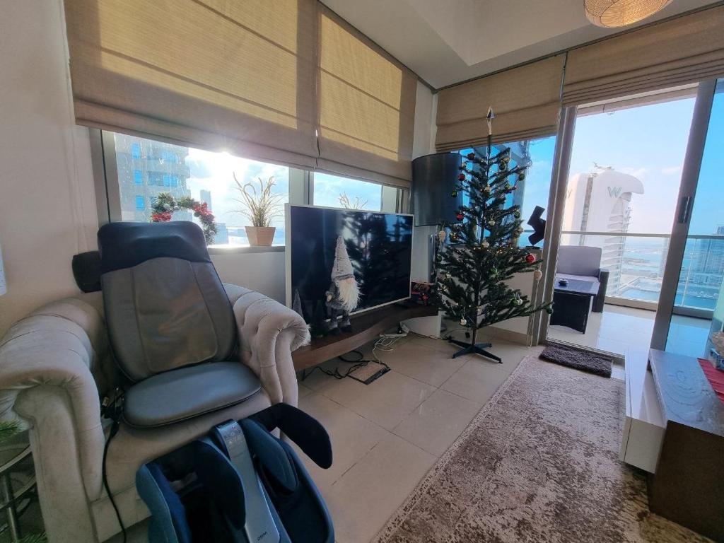 3Bed Seaviews and hotel amenities