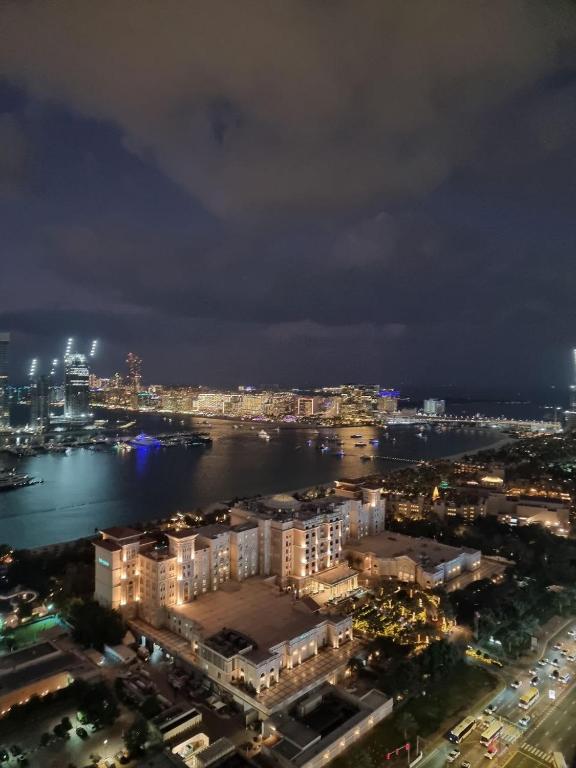 3Bed Seaviews and hotel amenities