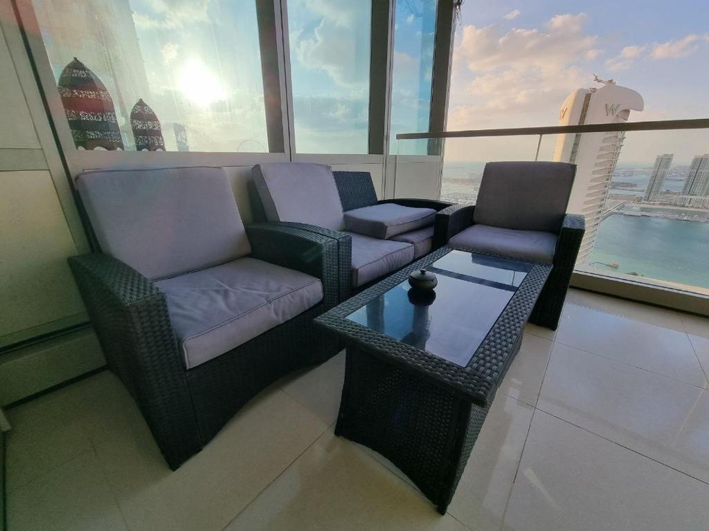 3Bed Seaviews and hotel amenities