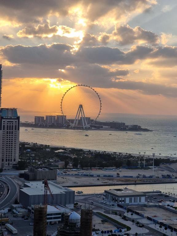 3Bed Seaviews and hotel amenities