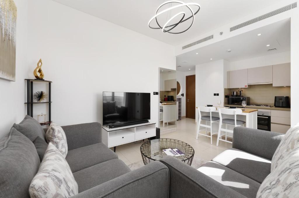 Maison Privee - Modern & Chic Retreat 10min from Downtown Dubai