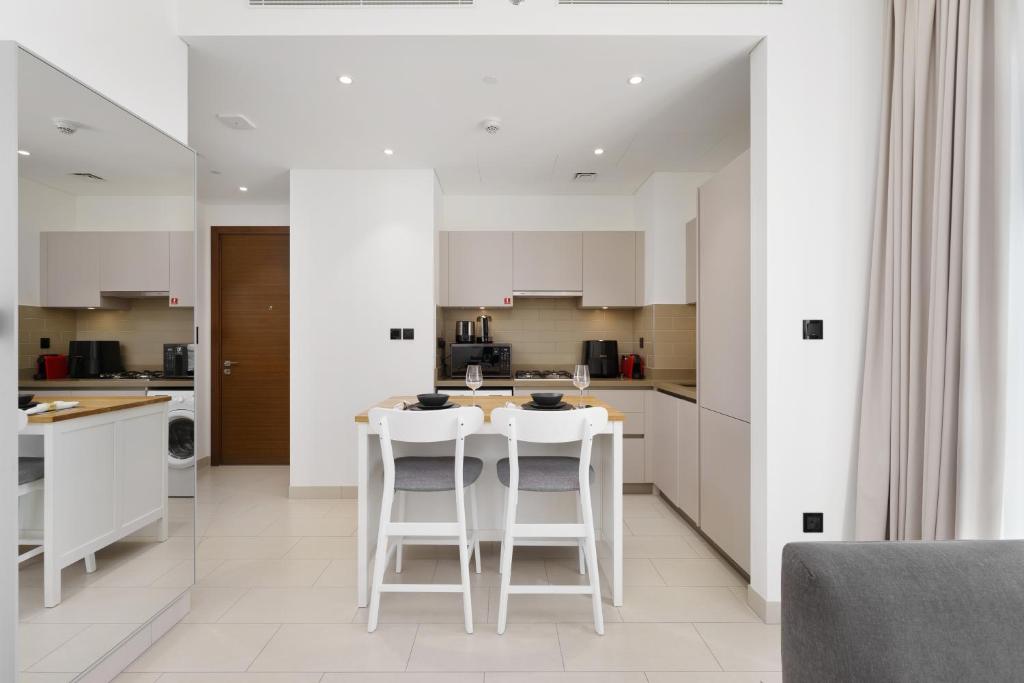 Maison Privee - Modern & Chic Retreat 10min from Downtown Dubai