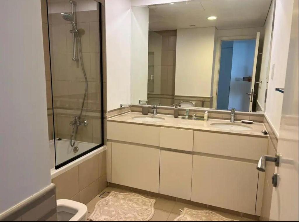 Stunning 3-Bed Apartment in Dubai