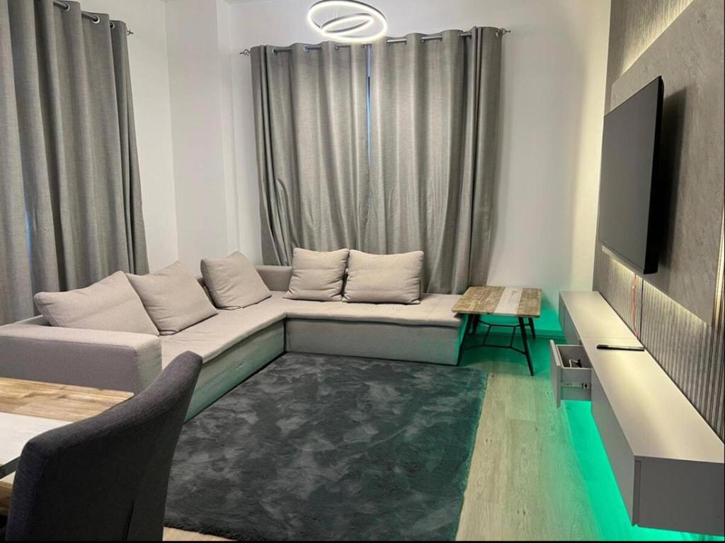 Stunning 3-Bed Apartment in Dubai