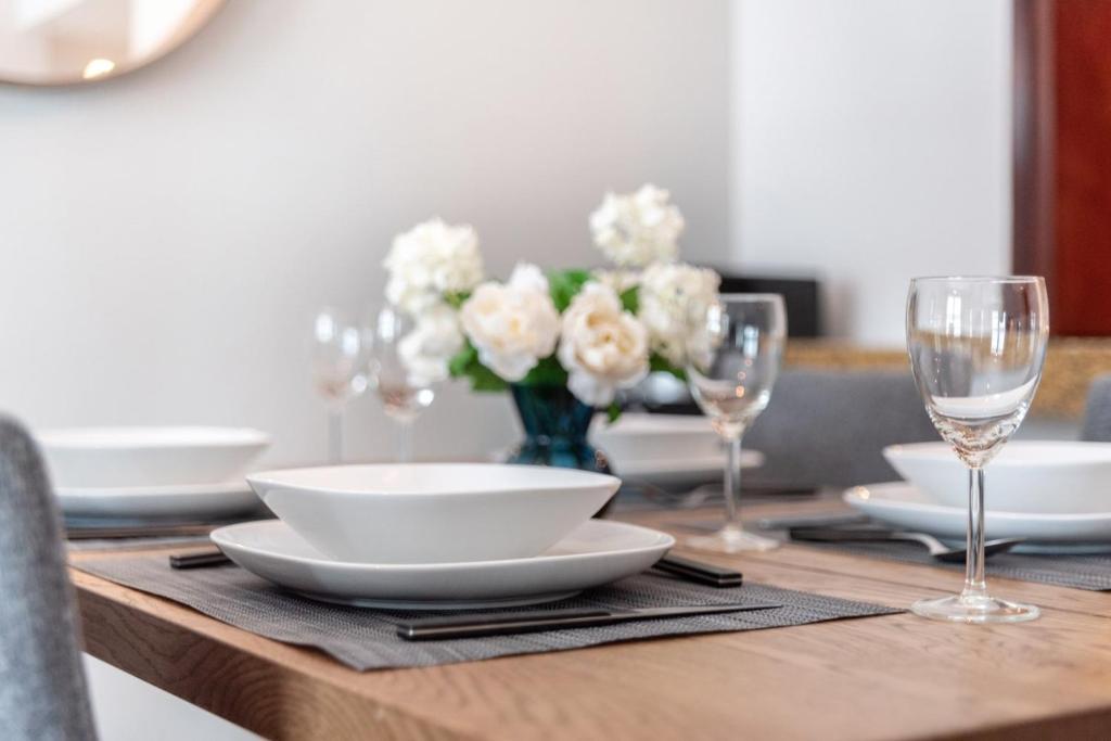 GuestReady - The Blue Hour