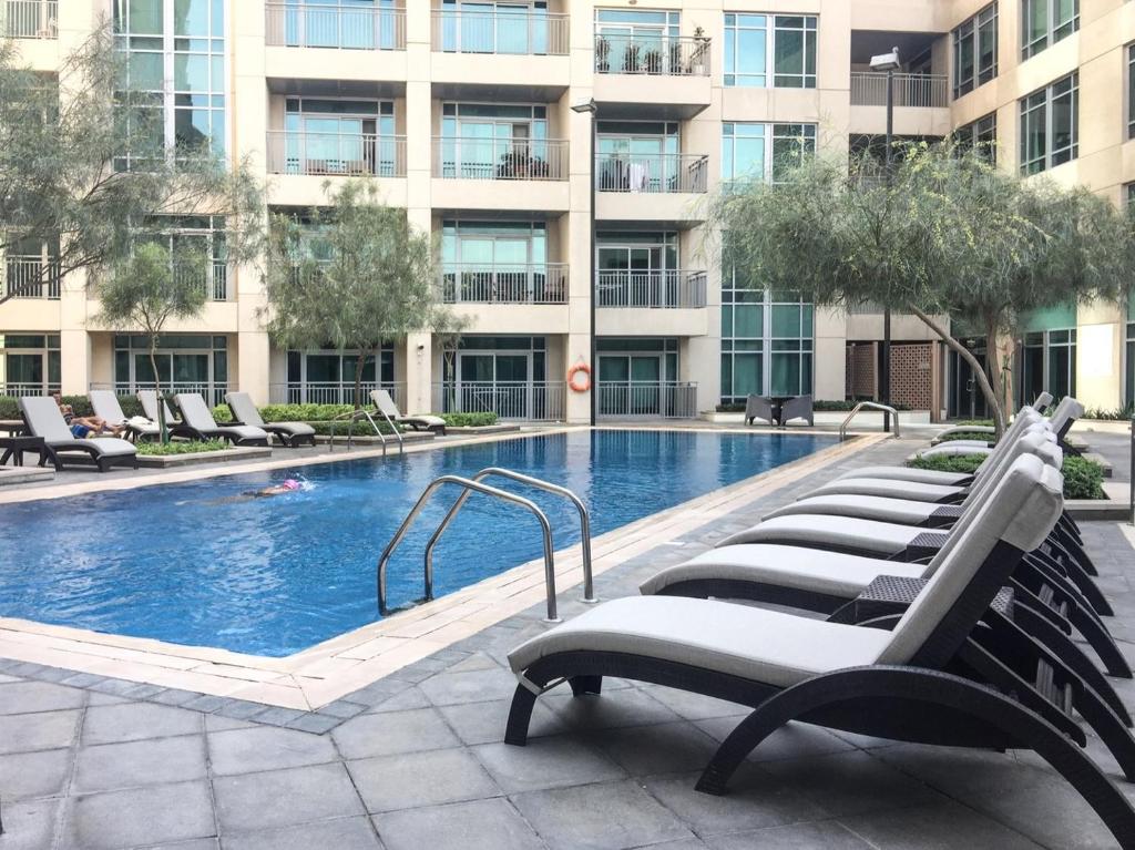 GuestReady - The Blue Hour