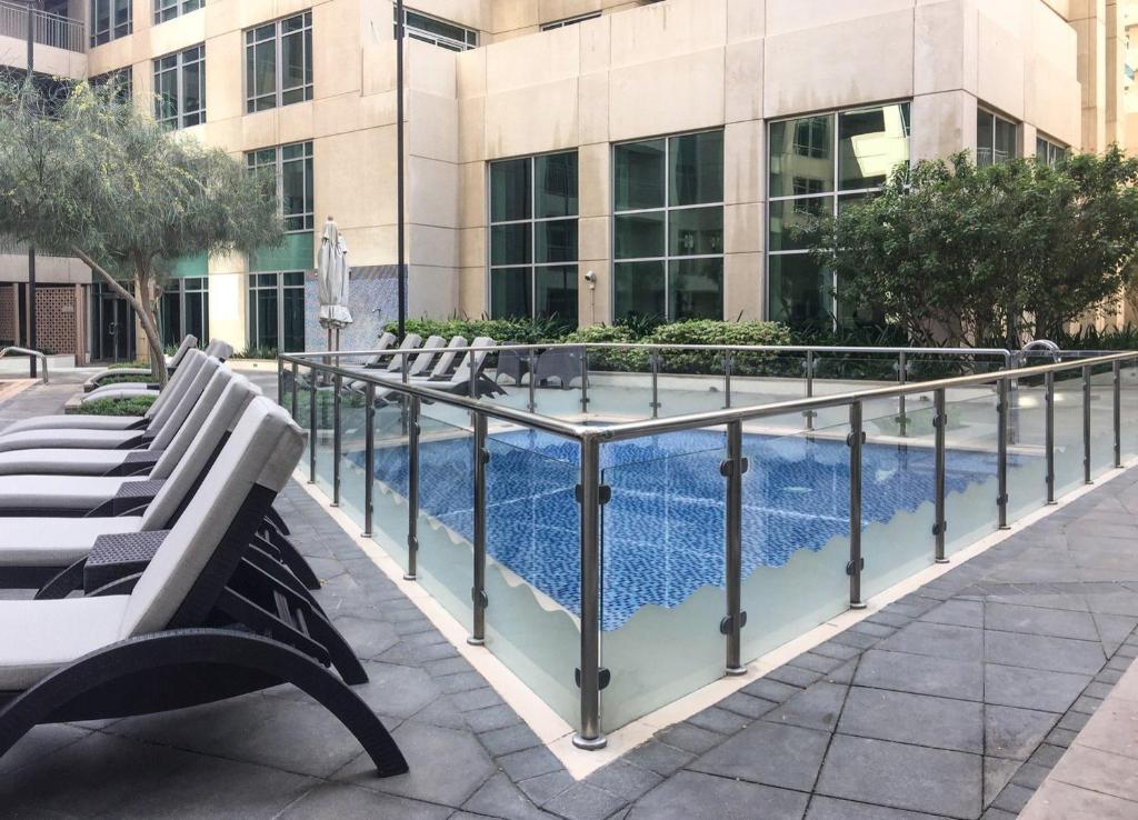 GuestReady - The Blue Hour