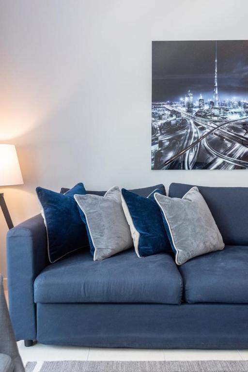 GuestReady - The Blue Hour