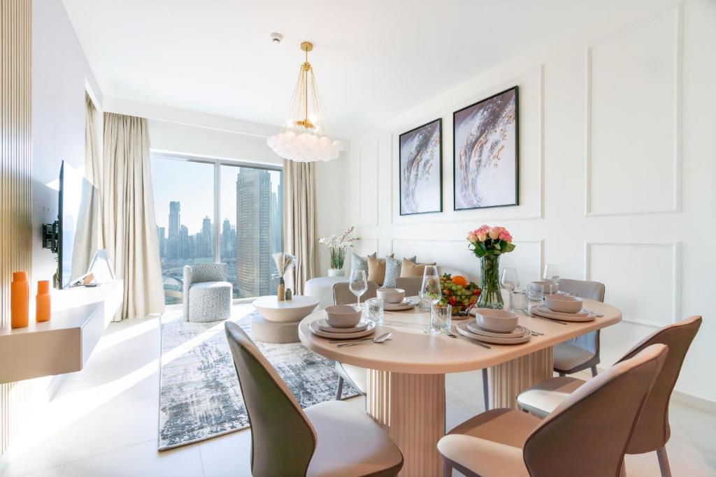 Burj Khalifa View - 2BR - Access to Dubai Mall - CityApartmentStay