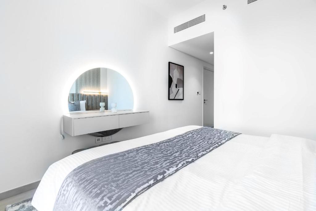 Burj Khalifa View - 2BR - Access to Dubai Mall - CityApartmentStay