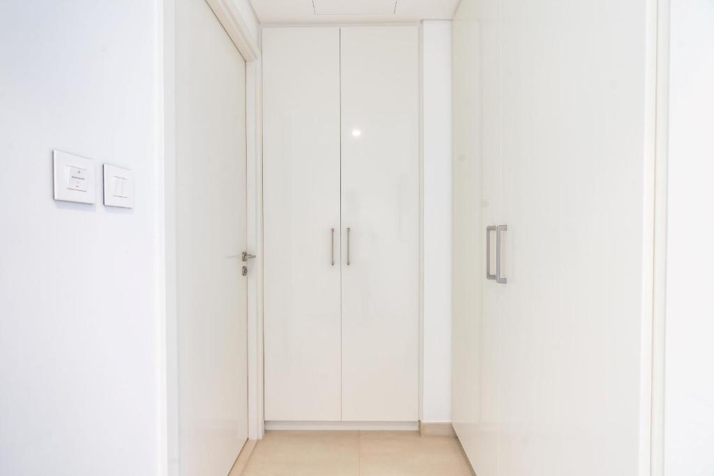 Burj Khalifa View - 2BR - Access to Dubai Mall - CityApartmentStay