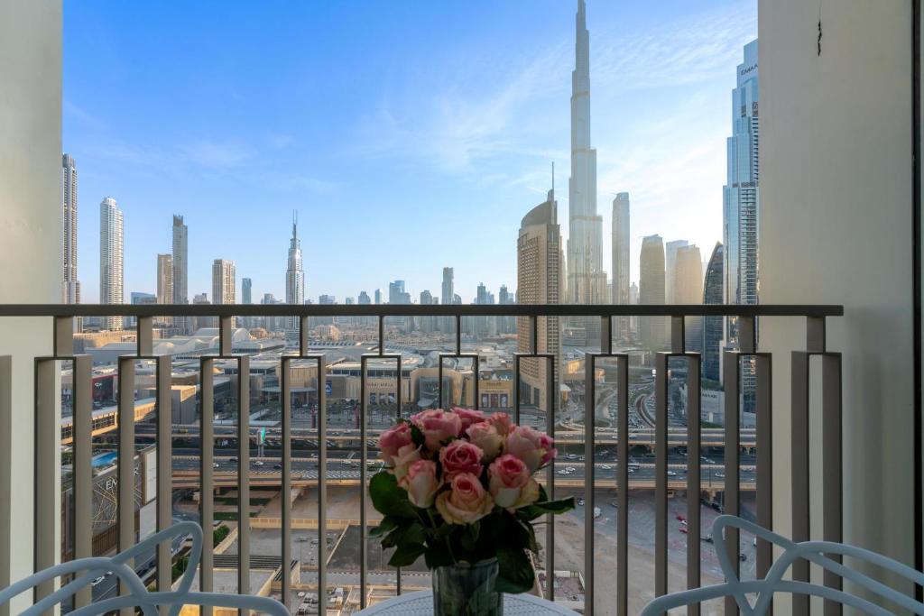 Burj Khalifa View - 2BR - Access to Dubai Mall - CityApartmentStay