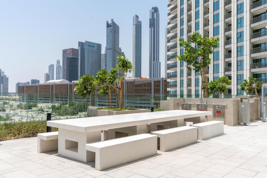 Burj Khalifa View - 2BR - Access to Dubai Mall - CityApartmentStay