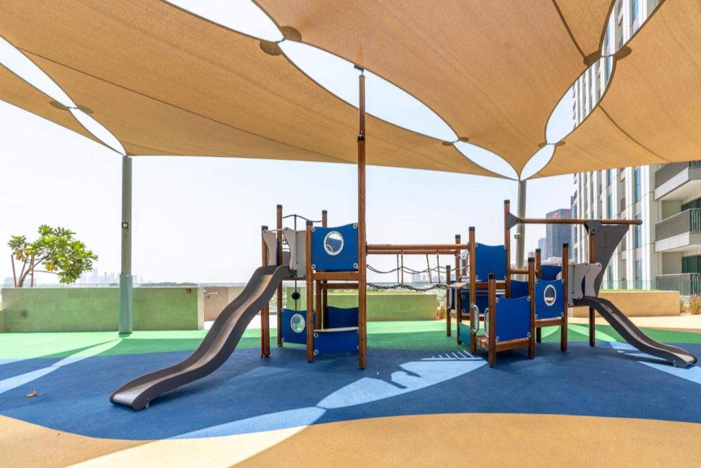 Burj Khalifa View - 2BR - Access to Dubai Mall - CityApartmentStay