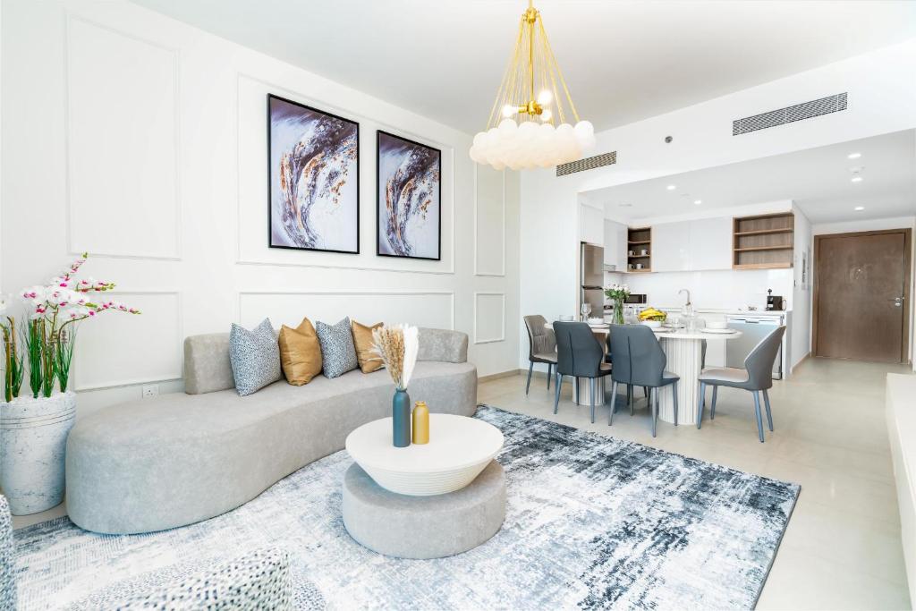 Burj Khalifa View - 2BR - Access to Dubai Mall - CityApartmentStay