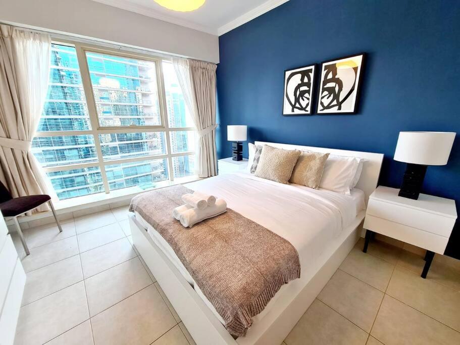 1 bed apt-fabulous marina view