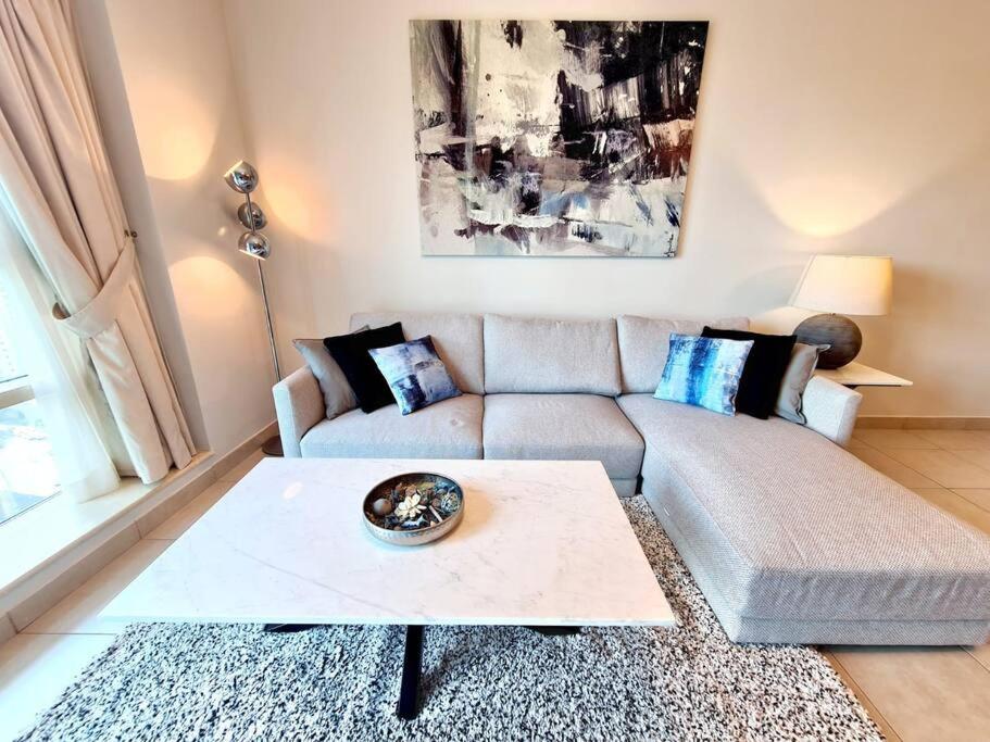 1 bed apt-fabulous marina view