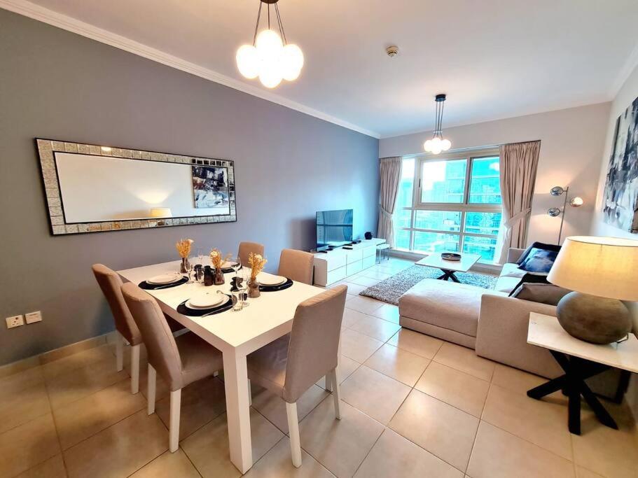 1 bed apt-fabulous marina view