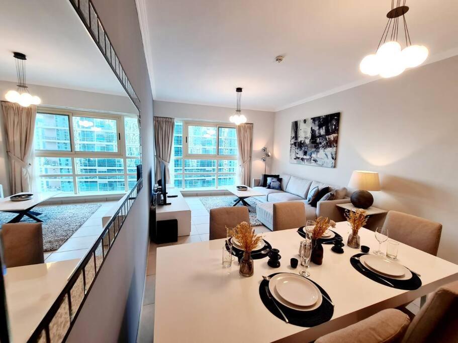 1 bed apt-fabulous marina view