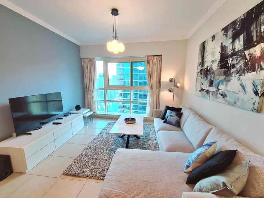 1 bed apt-fabulous marina view